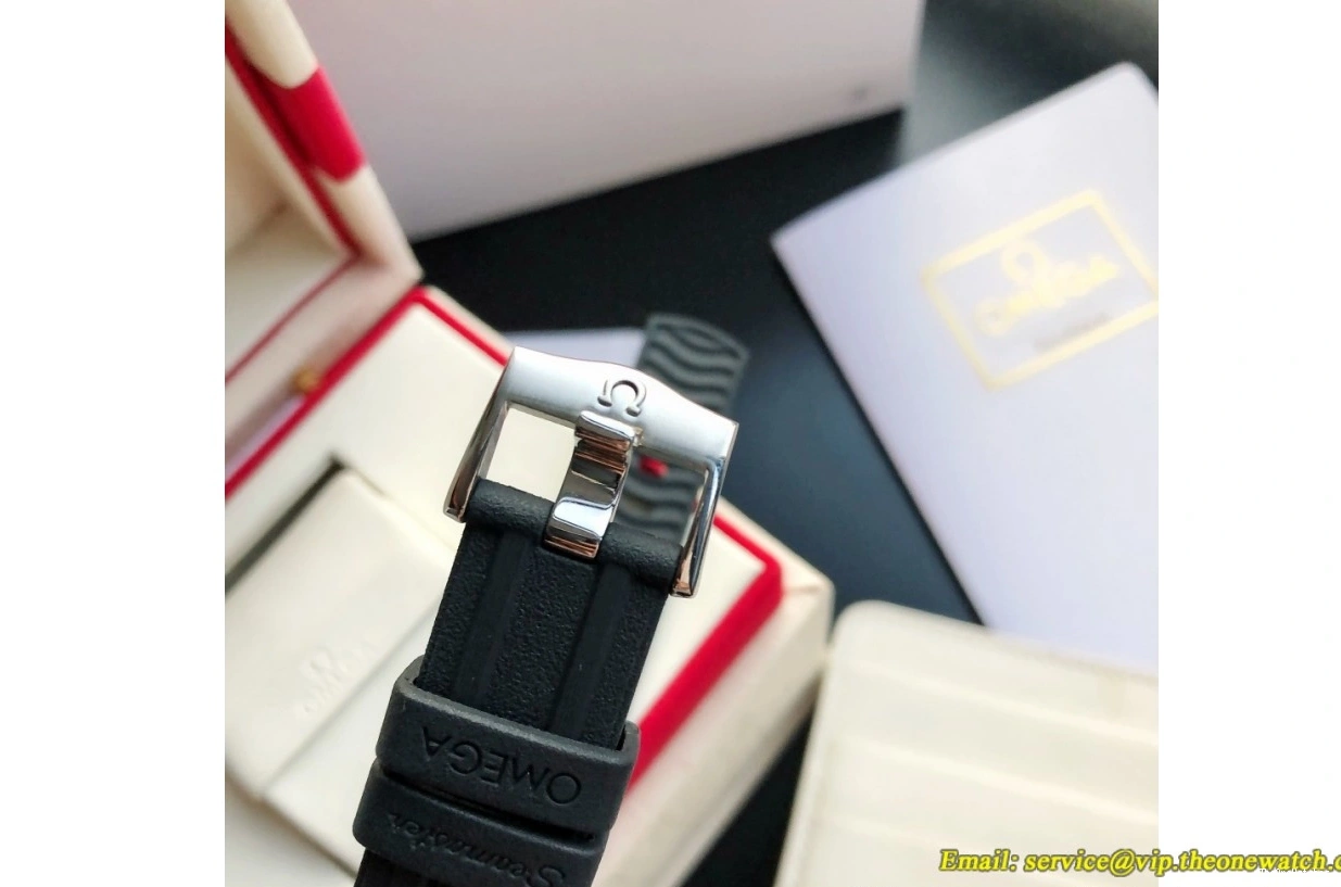 GDF 42mm RU Seamaster MY8215 300m Dial Black SS 0423